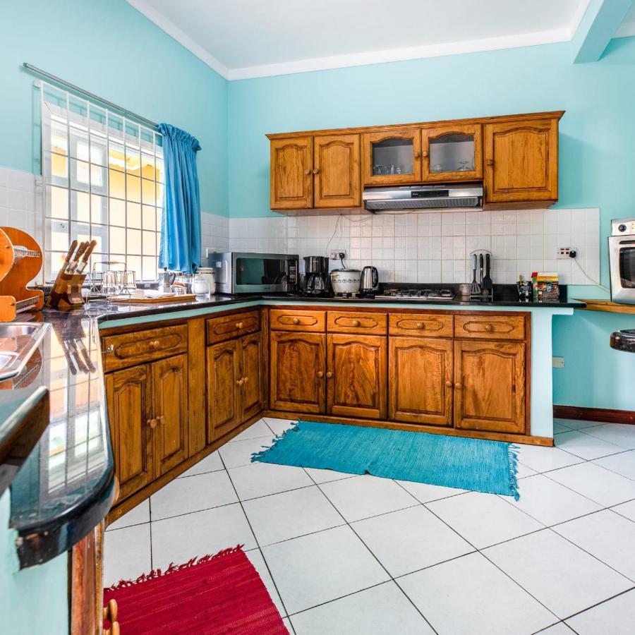 Beau Vallon Residence Екстер'єр фото